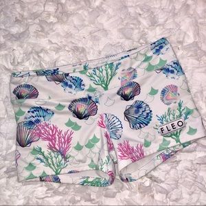 FLEO Sea of Shells 3.25 Shorts ** Large